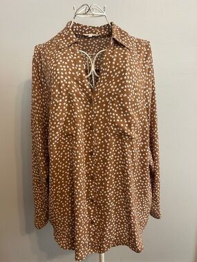 Maurices Tan Star-Print Button-Down Shirt